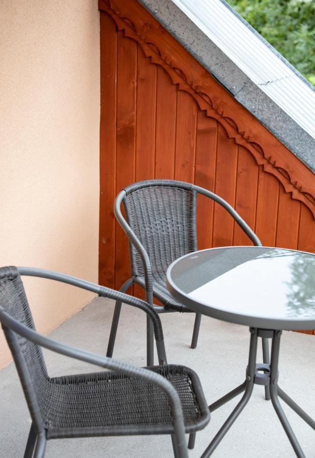 Tatrzanskie Spanie Pokoje Goscinne Poronin Exterior foto